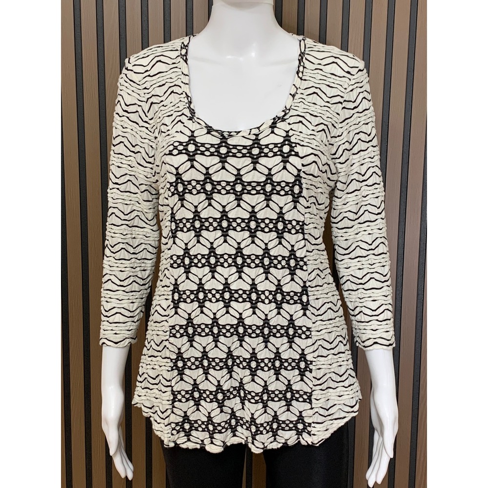 Tianello Women's Koi Tee Black White Textured Top PS Lagenlook Artsy